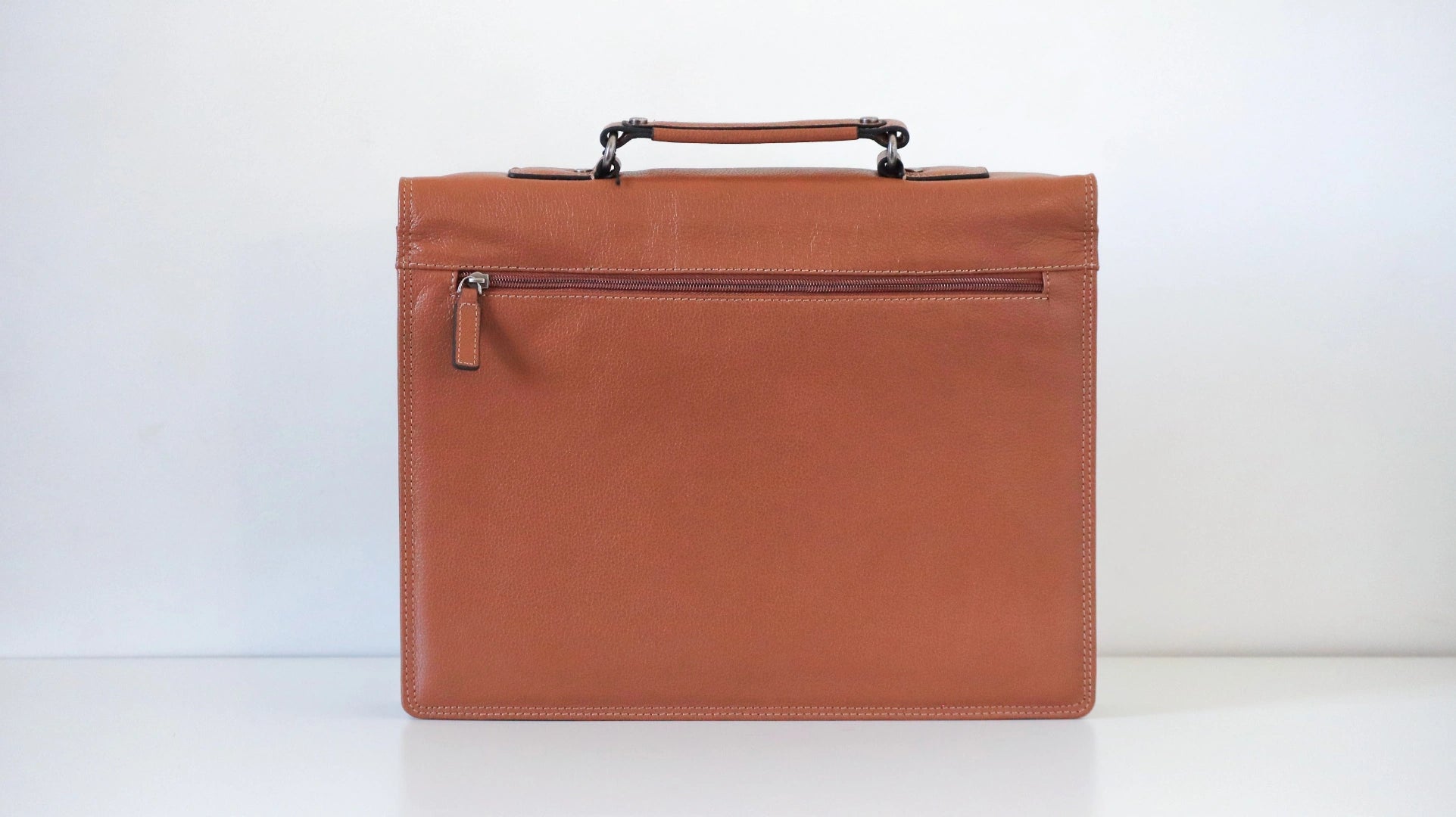 cartable serviette cuir marron katana 69327 - vue de dos poche fermeture 
