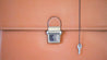 porte documents cuir marron katana 69327 - vue de la serrure à clé 